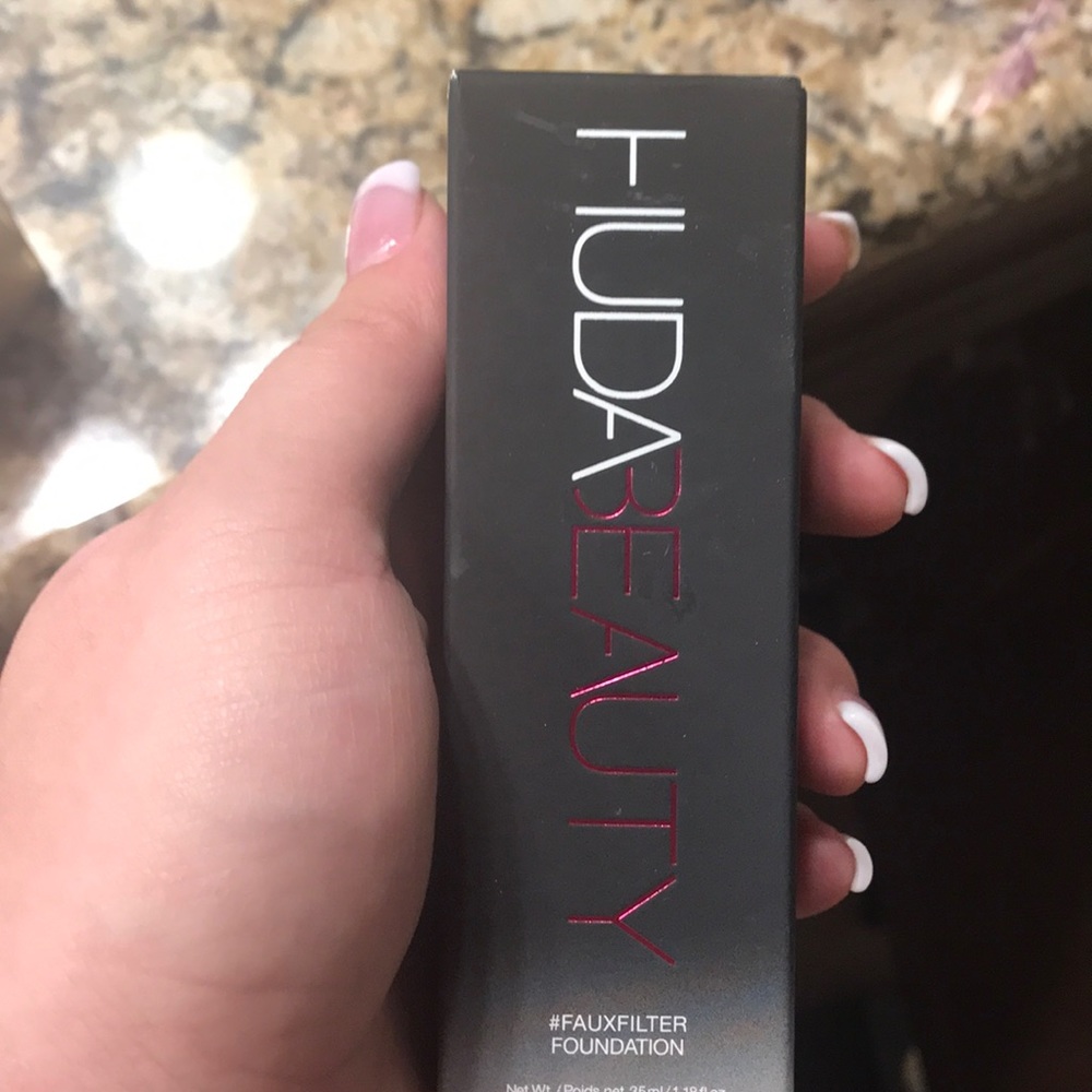 Huda beauty foundation